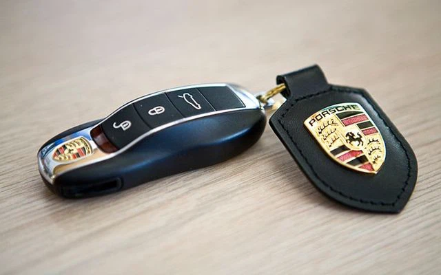 porsche-panamera-key-54789524731a1 porsche-panamera-key-54789524731a1