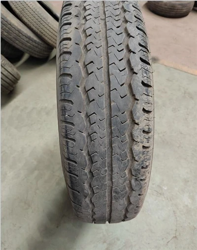185R15C বাণিজ্যিক হালকা কার্গো/ভ্যানের জন্য টায়ার ব্যবহার করা হয়েছে